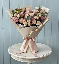 Букет цветов из:  Розы и Лизиантусы в Поронайске