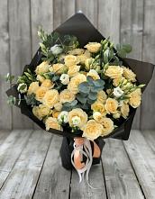 Букет цветов из:  Розы и Лизиантусы в Поронайске