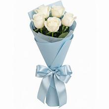 Букет 5 Белых роз Проуд в Поронайске