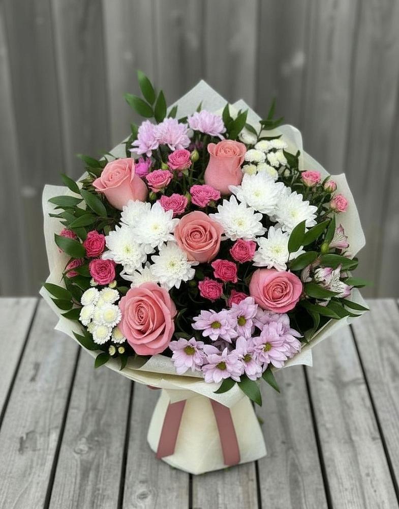 Букет цветов из: Альстромерии, Гвоздики, Розы и Хризантемы в Поронайске