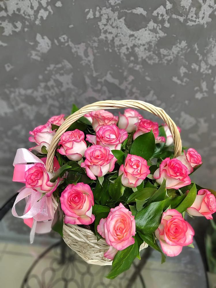 Цветочная композиция из Розы в корзине в Поронайске
