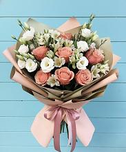 Букет цветов из:  Розы, Альстромерии и Лизиантусы в Поронайске