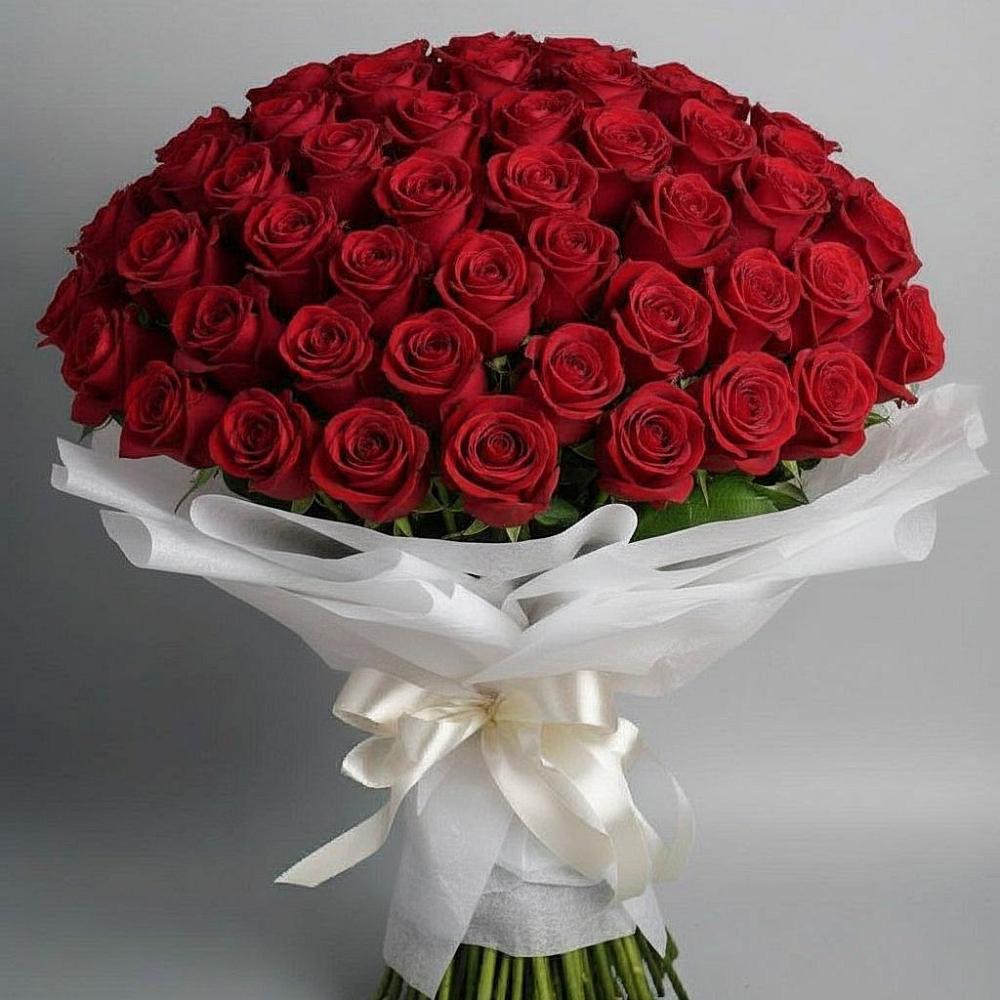 Букет 101 Красная роза Блэк Мэджик в Поронайске