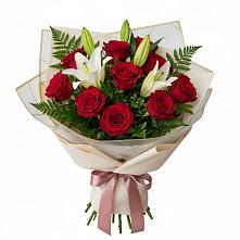 Букет цветов из:  Лилии и Розы в Поронайске