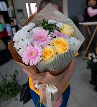 Букет цветов из:  Герберы, Розы и Хризантемы #REPLACE_PRED# Поронайске