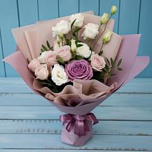 Букет цветов из:  Розы и Лизиантусы в Поронайске