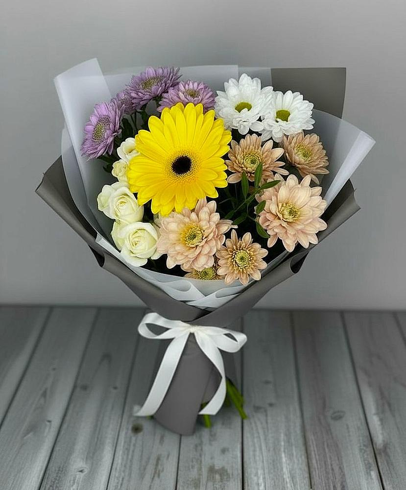 Букет цветов из: Розы, Герберы и Хризантемы в Поронайске