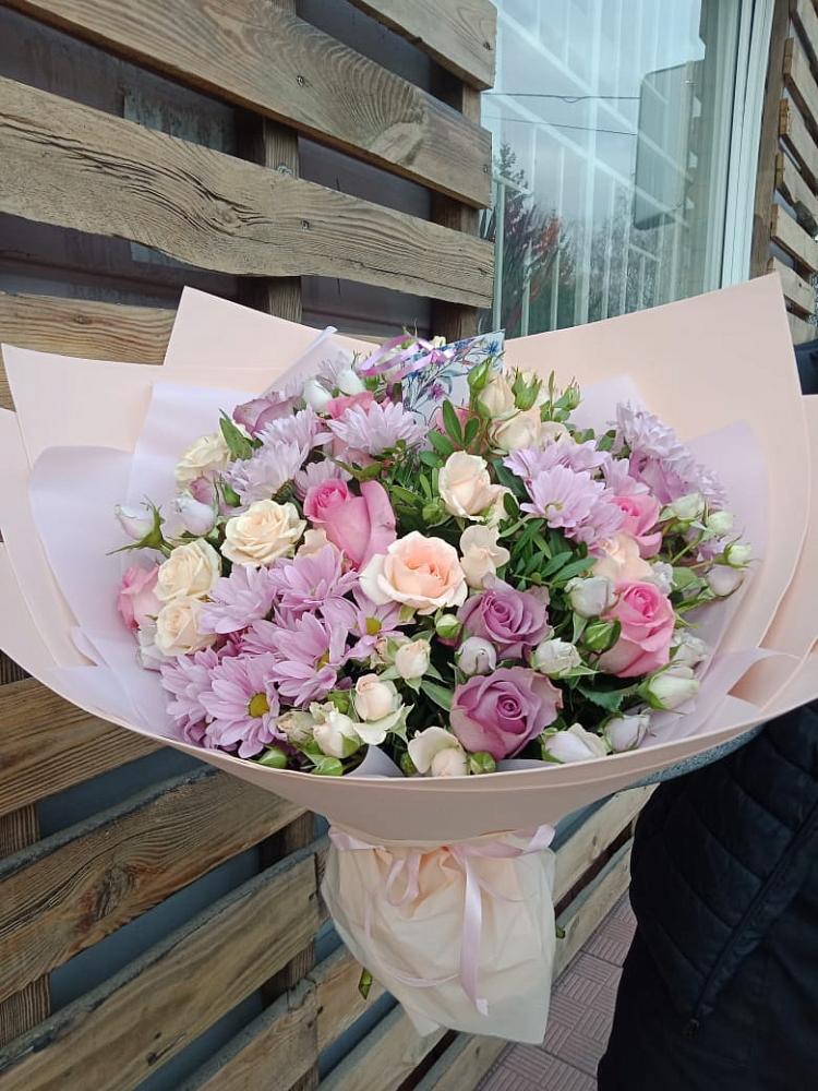 Букет цветов из: Розы и Хризантемы в Поронайске