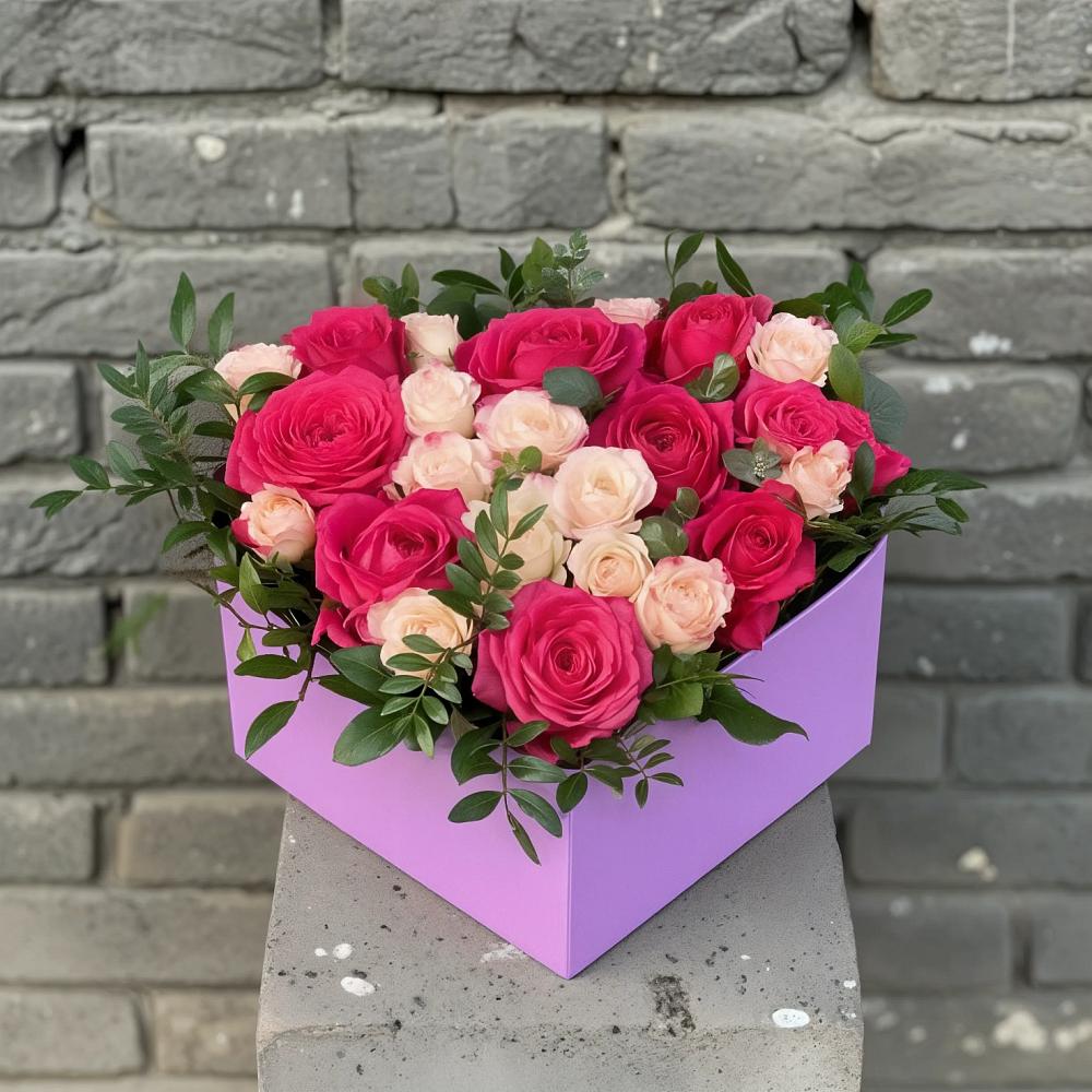 Цветочная композиция из Розы в коробке в Поронайске