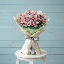 Букет цветов из:  Орхидеи и Розы в Поронайске