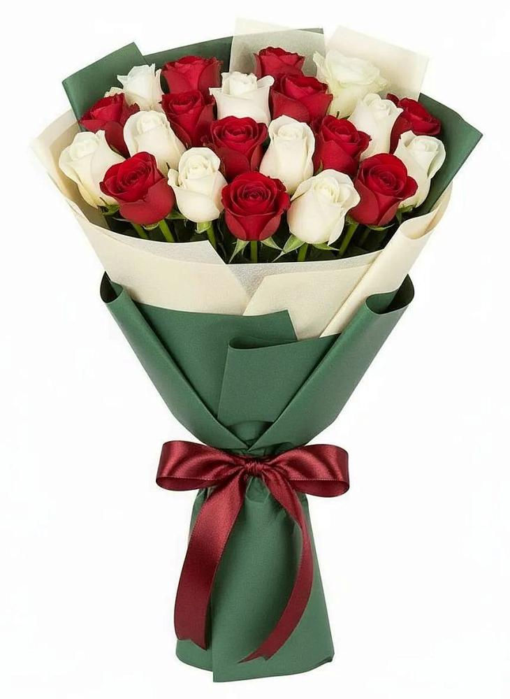 Букет Микс из красных и белых роз в Поронайске
