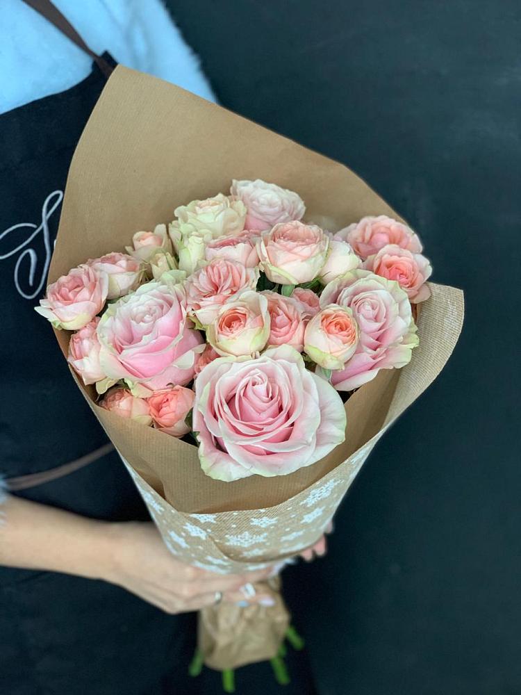 Букет цветов из: Хризантемы и Розы в Поронайске