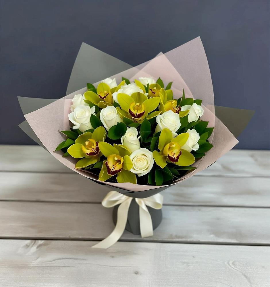 Букет цветов из: Орхидеи и Розы в Поронайске