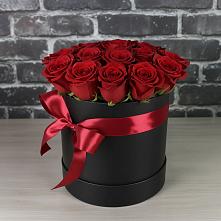 Цветочная композиция из Розы в шляпной коробке в Поронайске