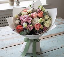 Букет цветов из:  Розы, Лизиантусы и Гвоздики в Поронайске