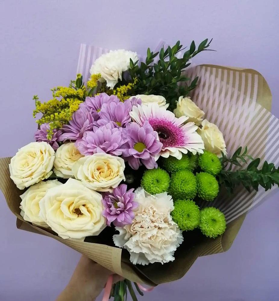 Букет цветов из: Хризантемы, Розы, Гвоздики и Герберы в Поронайске