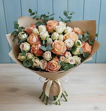 Букет цветов из:  Альстромерии и Розы в Поронайске